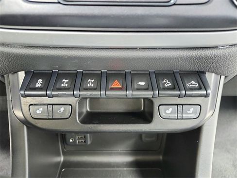 Used 2022 Chevrolet Colorado ZR2 image 34