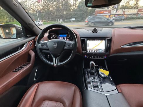 Used 2017 Maserati Levante S image 17