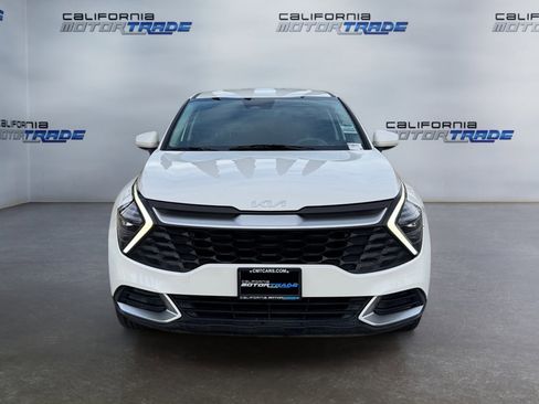 Used 2024 Kia Sportage LX image 2