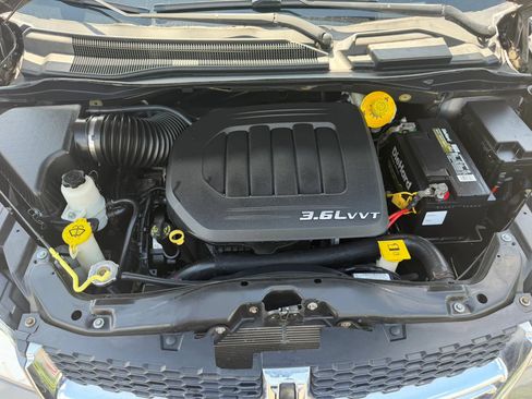 Used 2017 Dodge Grand Caravan SXT FWD image 25