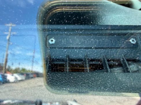 Used 2017 Jeep Wrangler Unlimited Rubicon w/ Connectivity Group AWD/4WD image 14