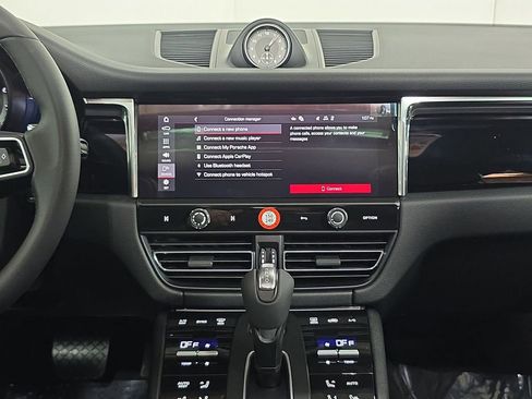 New 2026 Porsche Macan image 16