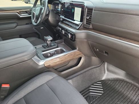 Used 2025 Chevrolet Silverado 1500 RST image 31