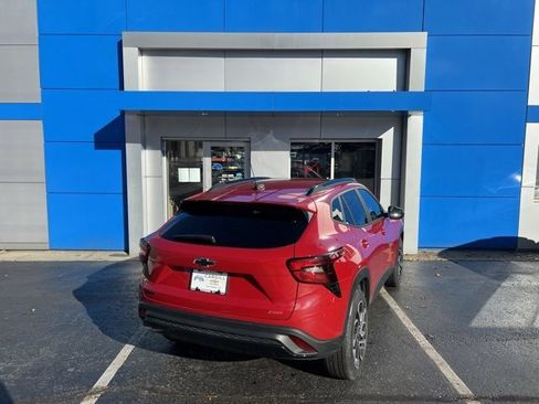 New 2026 Chevrolet Trax RS w/ Sunroof Package image 9
