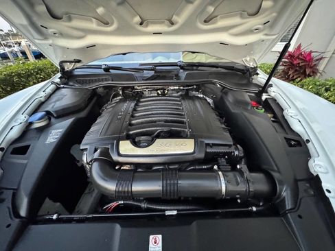 Used 2013 Porsche Cayenne image 32