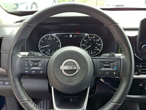 Used 2025 Nissan Pathfinder SL AWD/4WD image 21