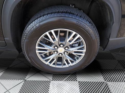 Used 2024 Chevrolet Traverse LS AWD/4WD image 36
