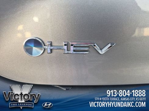 Used 2025 Toyota Camry SE FWD image 30