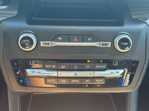 Used 2020 Ford Explorer Limited AWD/4WD image 27