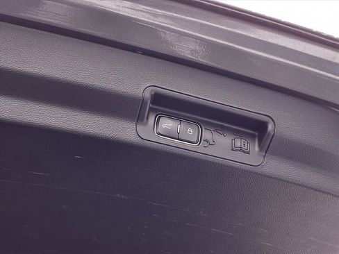 Used 2022 Ford Explorer XLT w/ Equipment Group 202A image 22