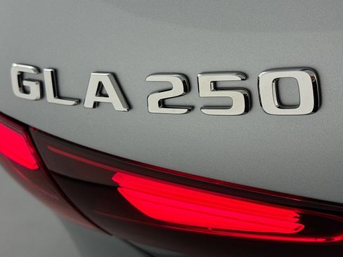 Certified 2026 Mercedes-Benz GLA 250 image 9