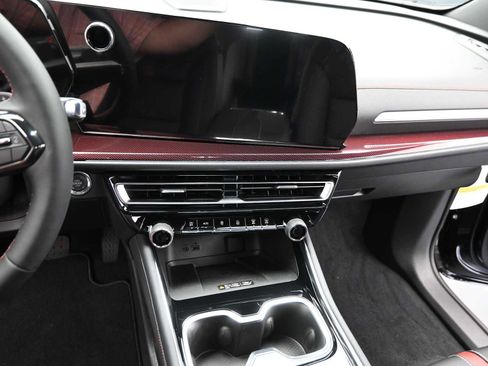 New 2026 Chevrolet Traverse RS image 21