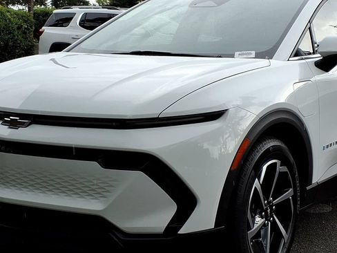 New 2026 Chevrolet Equinox EV LT FWD image 26