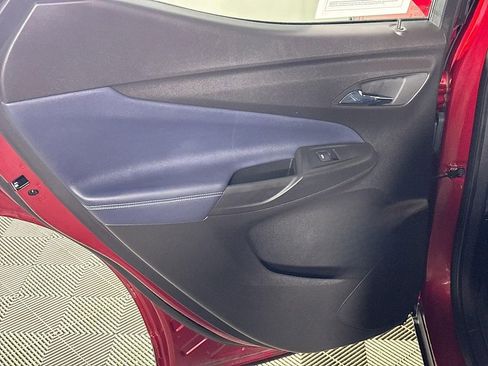 Used 2023 Chevrolet Bolt EUV LT w/ Convenience Package image 18