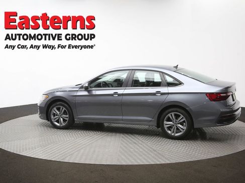 Used 2024 Volkswagen Jetta SE image 84