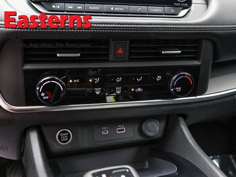 Used 2023 Nissan Rogue S AWD/4WD image 19