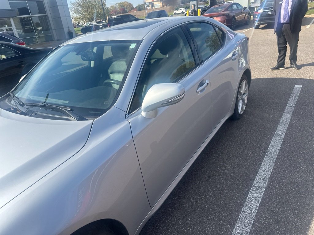 Used 2011 Lexus IS 350 AWD w/ Luxury Plus Value Edition image 4