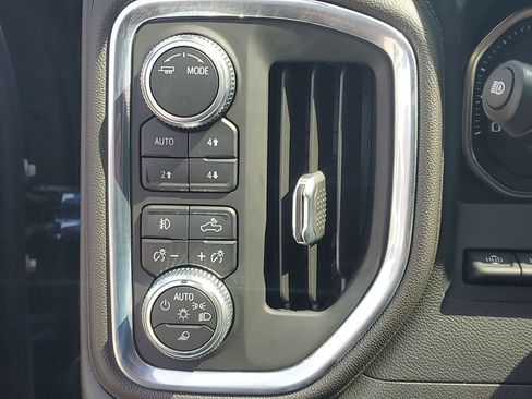 Used 2022 GMC Sierra 3500 Denali w/ Denali Ultimate Package AWD/4WD image 29