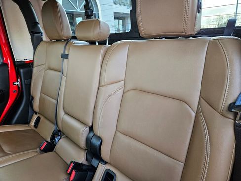 Used 2020 Jeep Gladiator Rubicon image 16