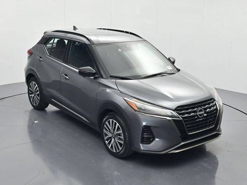 Certified 2024 Nissan Kicks SR FWD image 30
