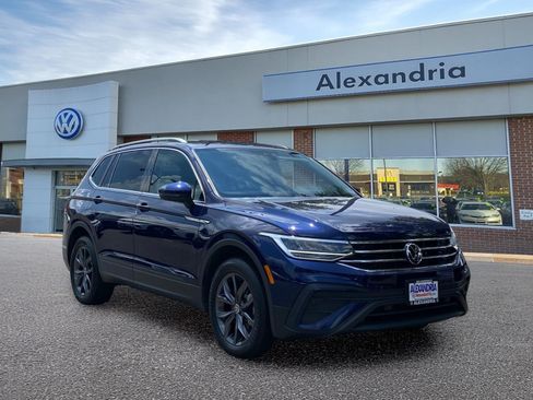 Certified 2023 Volkswagen Tiguan SE FWD image 1