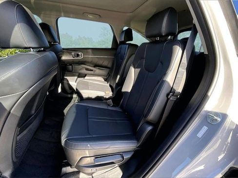 Used 2023 Kia Sorento SX image 25