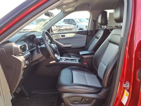 Certified 2023 Ford Explorer XLT w/ Equipment Group 202A AWD/4WD image 24