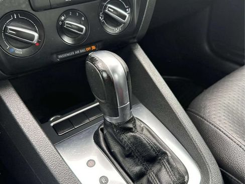 Used 2013 Volkswagen Jetta SE FWD image 20