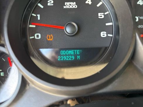 Used 2011 GMC Sierra 1500 W/T RWD image 10