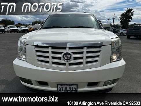 Used 2007 Cadillac Escalade 2WD w/ Information Package image 2