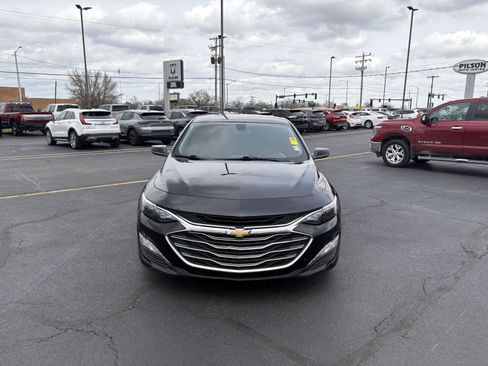 Used 2021 Chevrolet Malibu LT image 3