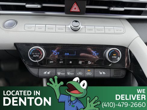 Used 2024 Hyundai Elantra Limited image 17