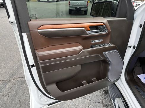Used 2023 GMC Sierra 1500 Denali AWD/4WD image 11