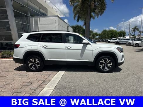 Certified 2025 Volkswagen Atlas SE FWD image 5