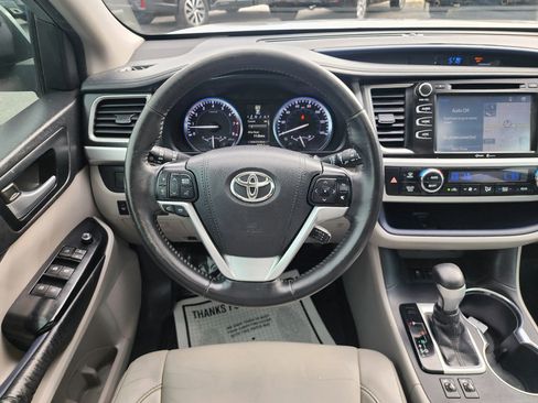 Used 2015 Toyota Highlander XLE image 10
