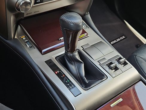 Used 2019 Lexus GX 460 Premium AWD/4WD image 25