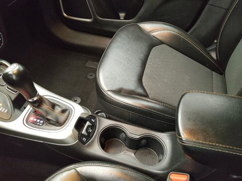 Used 2019 Jeep Compass Latitude w/ Popular Equipment Group AWD/4WD image 26