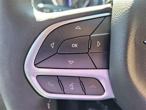 Certified 2024 Chrysler Pacifica Touring-L image 29