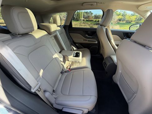 Used 2024 Lincoln Corsair Grand Touring image 11