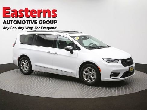 Used 2023 Chrysler Pacifica Limited FWD image 51