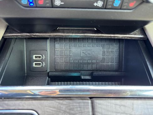 Used 2019 Ford Expedition Limited w/ Equipment Group 301A RWD image 44