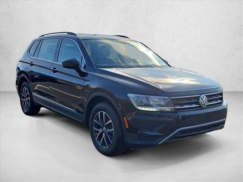 Used 2018 Volkswagen Tiguan SE w/ 3rd Row Seat Package image 3