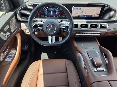 Used 2025 Mercedes-Benz GLS 450 4MATIC image 14