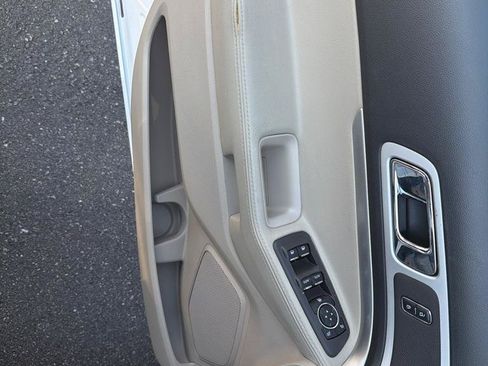 Used 2015 Ford Explorer XLT w/ Equipment Group 202B FWD image 31