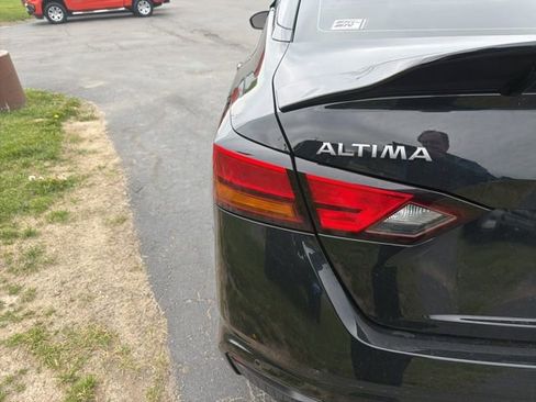 Used 2024 Nissan Altima 2.5 SR w/ SR Premium Package AWD/4WD image 6