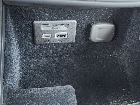 Certified 2023 Cadillac XT4 Premium Luxury w/ Technology Package image 19