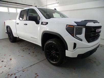 Used 2023 GMC Sierra 1500 Pro w/ Graphite Edition