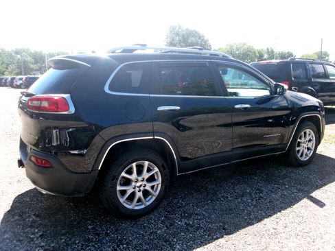 Used 2018 Jeep Cherokee Limited w/ Trailer Tow Group image 5
