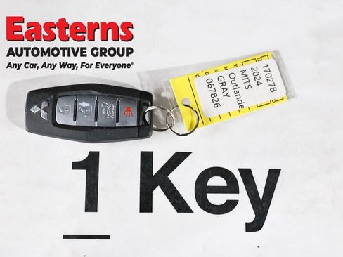 Used 2024 Mitsubishi Outlander SE AWD/4WD image 24