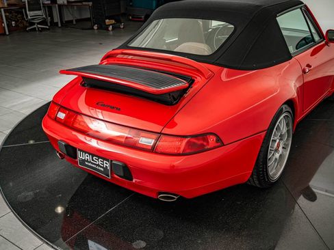 Used 1995 Porsche 911 Carrera RWD image 28